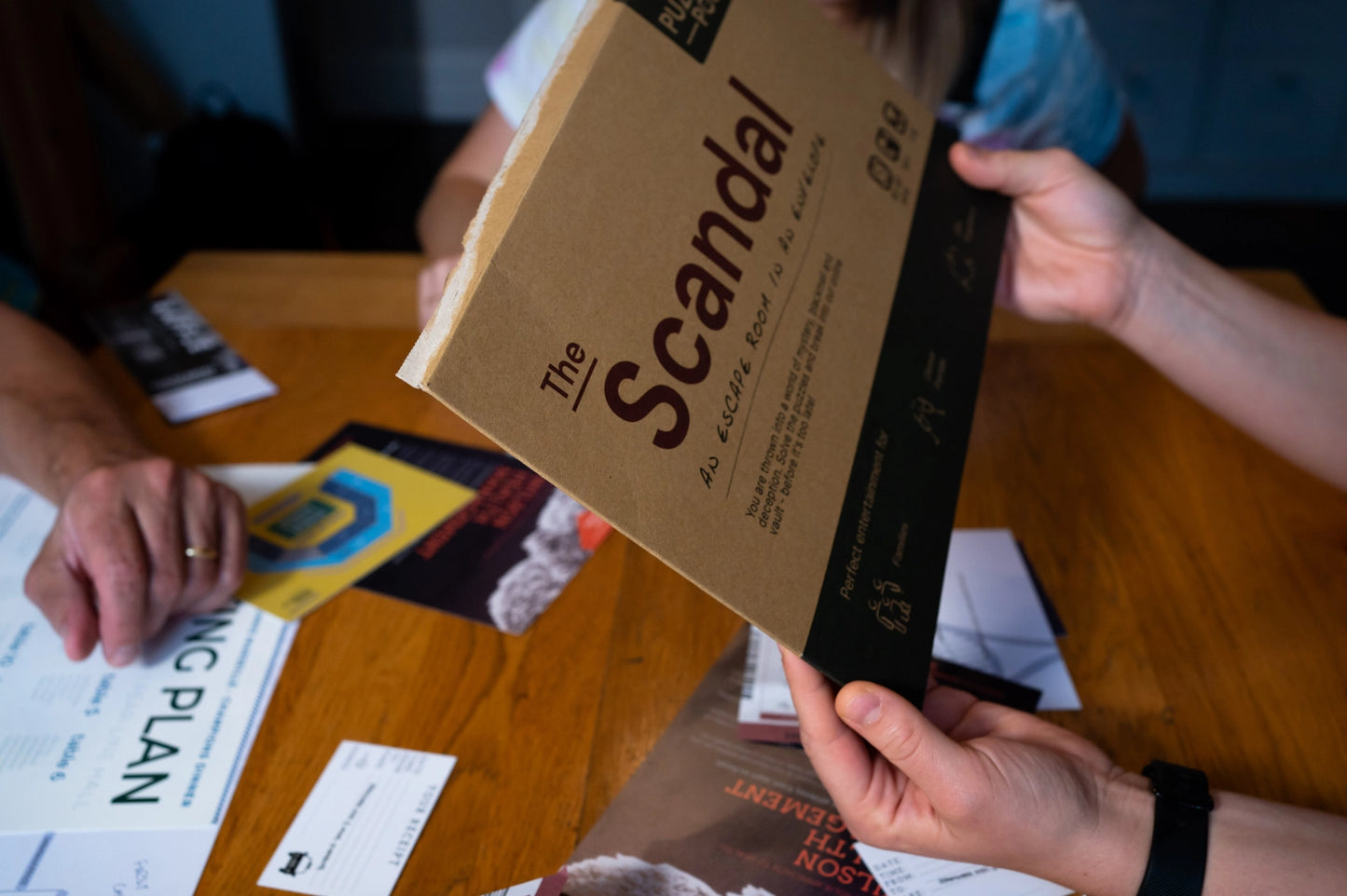 The Scandal - escape room in an envelope